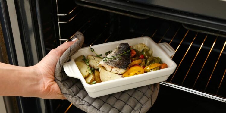 Segredos para um peixe assado no forno perfeito