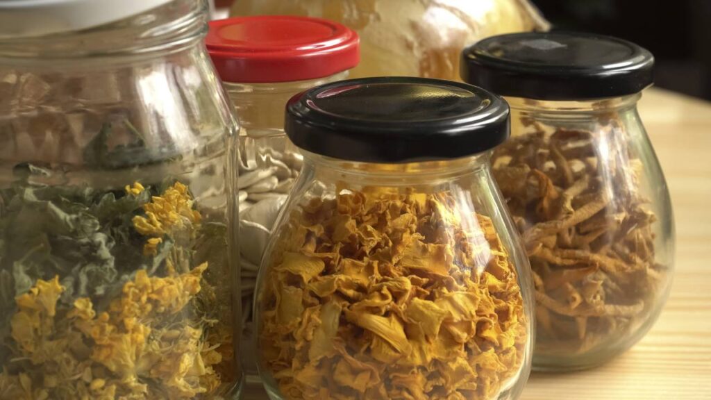 Guardar alimentos neste tipo de pote ajuda a prevenir as pragas na cozinha