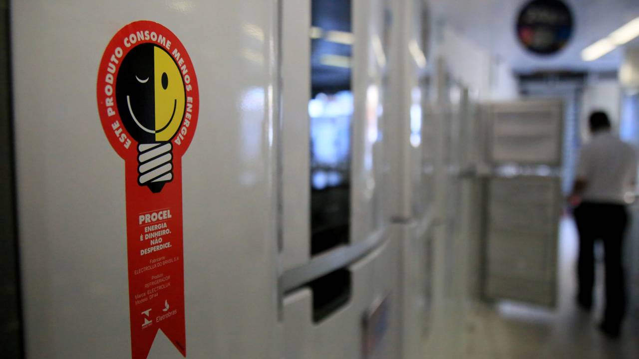 Como o Selo Procel ajuda a economizar mais na conta de luz de casa 1 Como o Selo Procel ajuda a economizar mais na conta de luz de casa