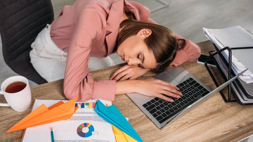 Por que mesmo sabendo o que precisamos fazer, não fazemos? Entenda a psicologia por trás da ação