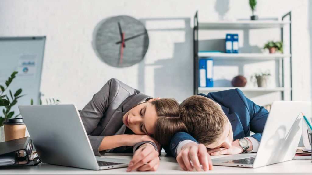 Dicas para vencer a procrastinação com passos simples, segundo a psicologia