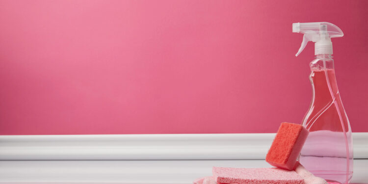 Você está usando desinfetante do jeito errado e gastando dinheiro à toa