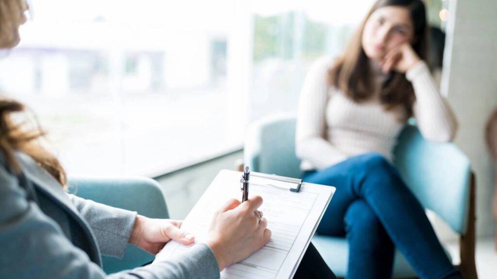 Motivos dos comportamentos repetitivos no dia a dia, segundo a psicologia