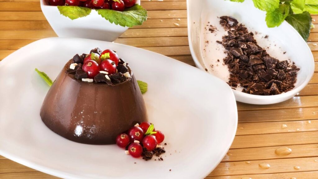 Como fazer um pudim de chocolate cremoso e sem gastar muito