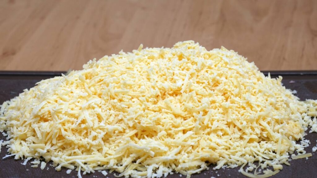 Adeus ao forno: faça pizza frita na forma em 4 passos