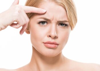 Saiba o que está envelhecendo sua pele, segundo especialistas