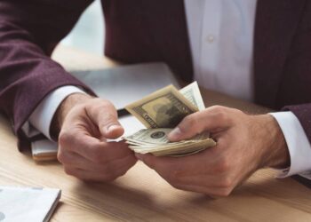 Entenda como o salário mínimo impacta seu bolso e a economia