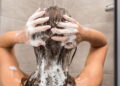 Shampoos certos e hábitos simples que fazem seu cabelo crescer mais saudável