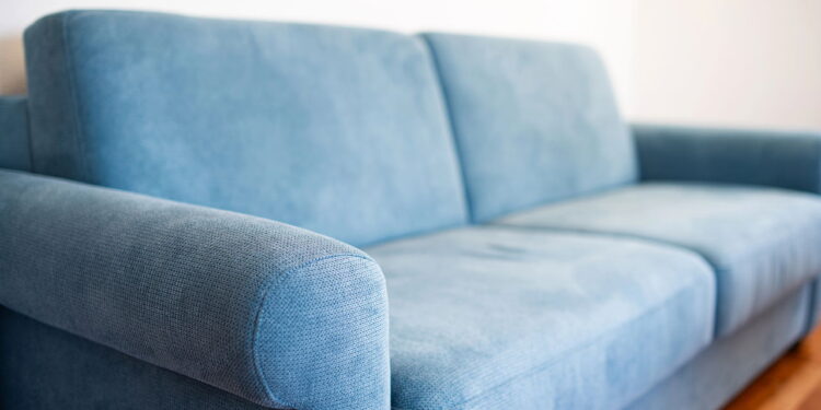 Como evitar aranhas escondidas no sofá com um truque simples que sempre uso