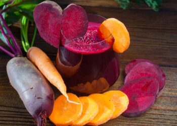 O suco que muita gente pode fazer em casa e não sabe que ajuda no ferro do sangue