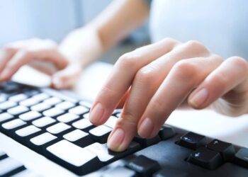 Esse hábito comum pode destruir seu teclado sem você perceber