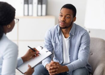 Como se sentir bem consigo mesmo, segundo terapeutas