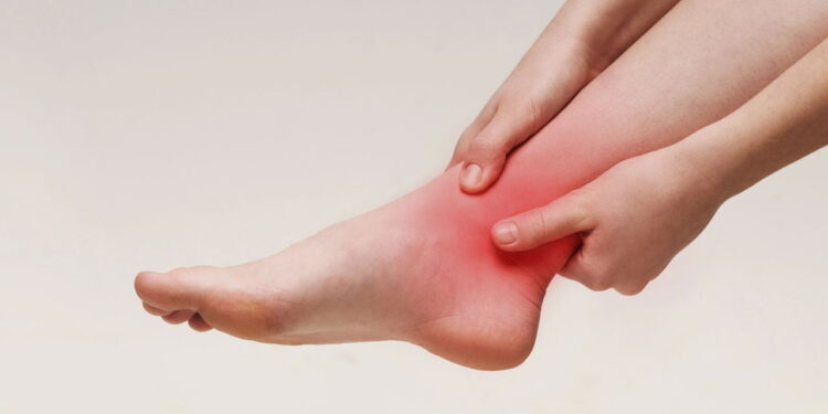 Técnica de 5 passos alivia a dor e acelera a recuperação do tornozelo torcido