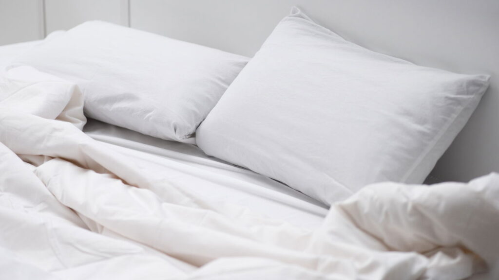 Segundo especialistas a troca dos travesseiros deve ser feita a cada 6 meses