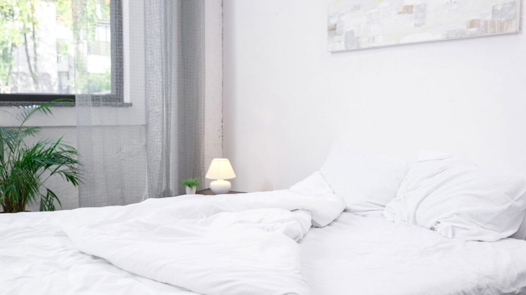 Fronhas limpas, frequência ideal da troca para proteger a pele e o sono