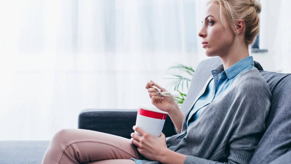 Saiba por que quando estamos tristes sentimos vontade de comer doce, segundo psicologia