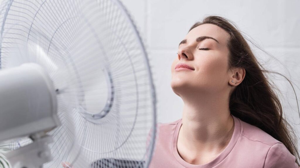 Como limpar ventilador com saco plástico em menos de dois minutos
