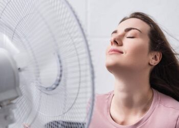 Como limpar ventilador com saco plástico em menos de dois minutos