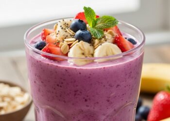 Vitamina com ingredientes naturais para começar o dia com energia e disposição