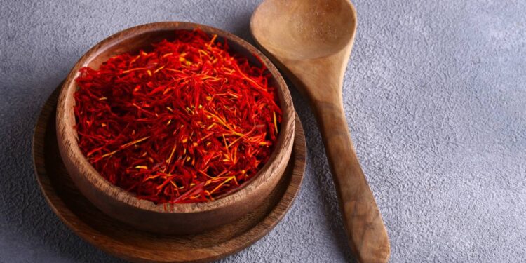 Uma dose deste “shot” natural pela manhã ajuda a aliviar dores articulares