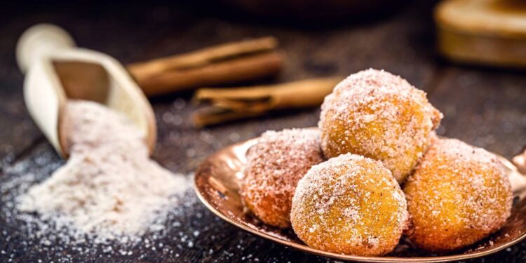 Aprenda a fazer bolinhos de chuva com qualidade em 10 minutos
