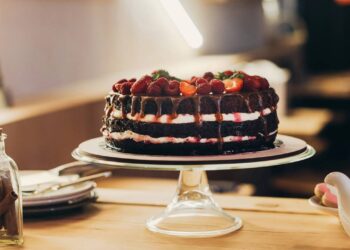 Prepare uma linda cobertura de bolo em casa sem dificuldade