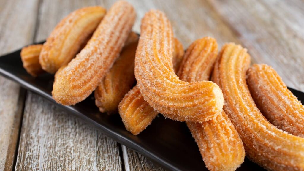 Aprenda a fazer um delicioso churro caseiro em menos de 10 minutos