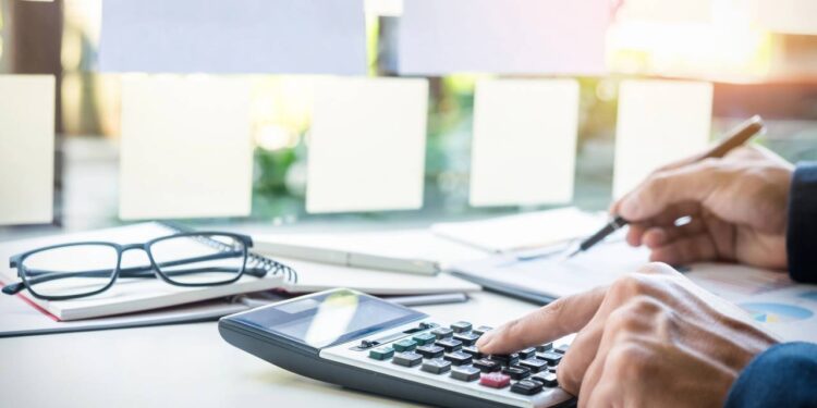 Os 6 aparelhos que mais puxam energia em stand-by (e você nem percebe)