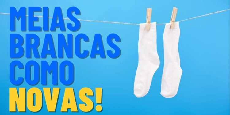 Misturinha infalível para desencardir meias em casa