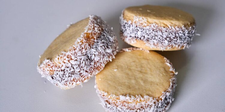 Doce de amido de milho simples e cremoso que fica pronto em 10 minutos pro café da manhã