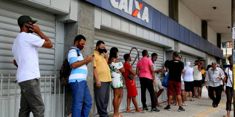 Confira quem tem direito a este benefício de um salário mínimo por mês