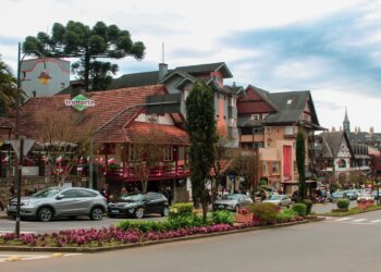 Cidade com charme alemão no Sul do Brasil encanta por seu clima peculiar e seu famoso chocolate