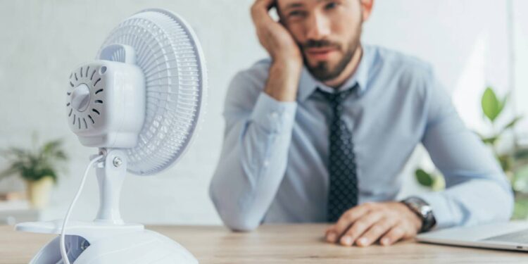 Ventilador não dá conta? Veja como fazer um ar condicionado caseiro que não vai aumentar sua conta de luz