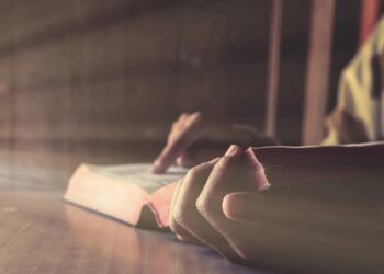 5 versículos curtos para ler de manhã e começar o dia com mais confiança