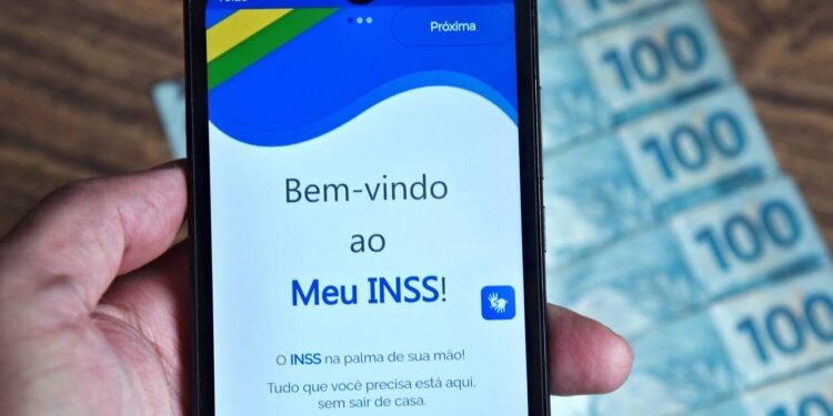 Reajuste do INSS prevê aumento de 4,66% para quem recebe acima de um salário mínimo