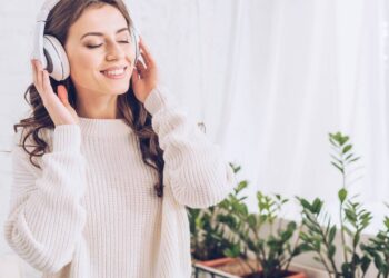 Este é o verdadeiro motivo do qual algumas músicas não saem da cabeça