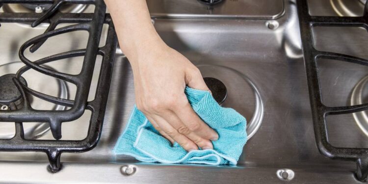 Nem cif, nem veja multiuso: óleo de cozinha usado que limpa inox como novo