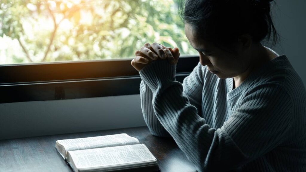 Trechos sagrados da Bíblia para aumentar a autoestima em dias tristes