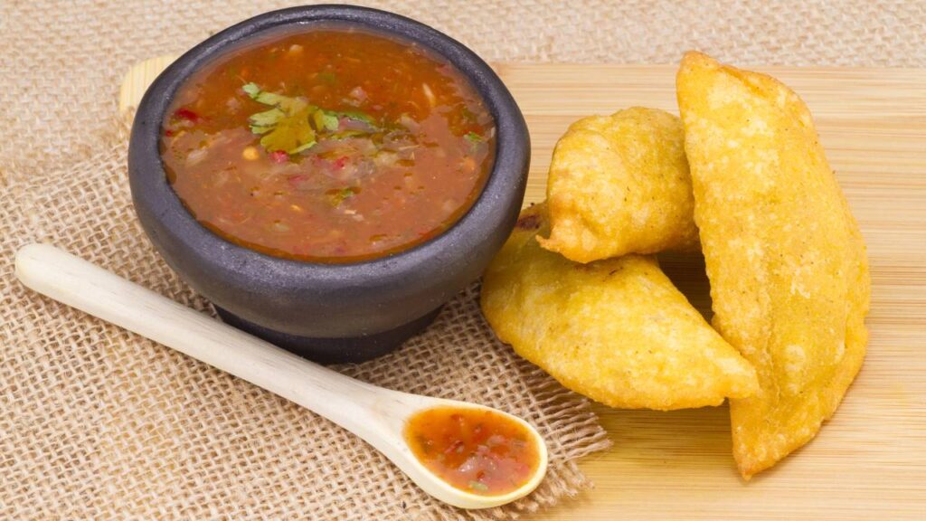 Faça recheados pasteis caseiros sem dificuldade em 8 minutos