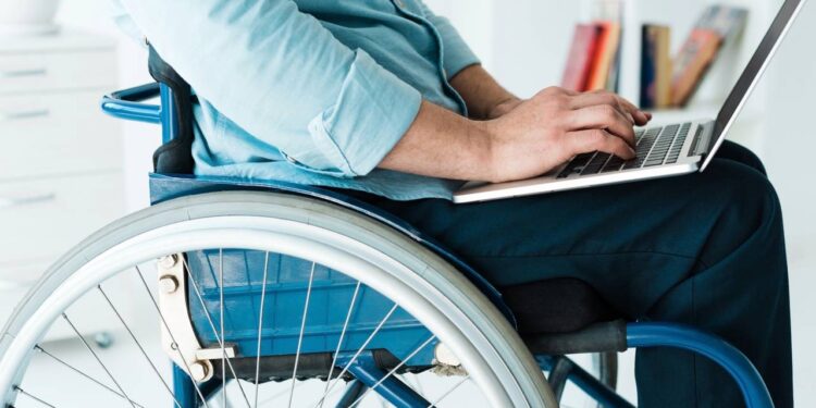 BPC e Bolsa Família podem acumular? Veja como receber os 2 benefícios ao mesmo tempo