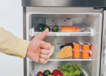 Faça o teste da folha de papel na geladeira e evite o desperdício de energia (e dinheiro)
