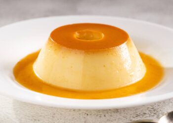 Aprenda a fazer um suculento pudim caipira com poucos ingredientes