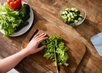 Como conservar alface fresca e crocante por mais tempo