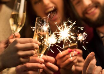 Qual a origem dos rituais de Ano Novo no Brasil, especialistas explicam