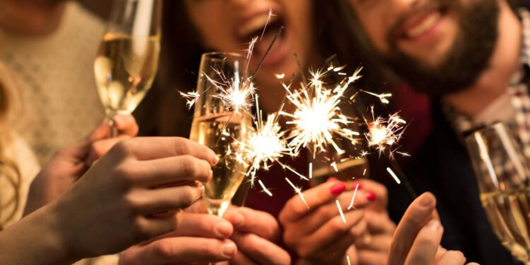 Qual a origem dos rituais de Ano Novo no Brasil, especialistas explicam