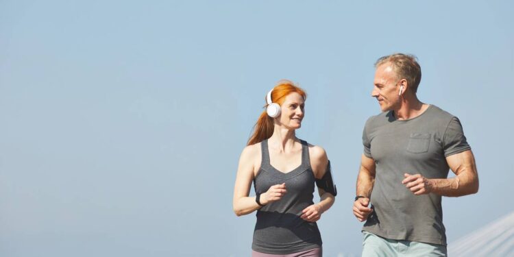 Como deixar a pele e a saúde protegida durante os exercícios no verão