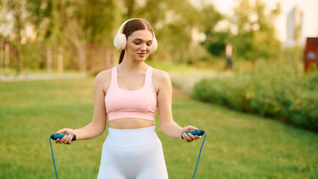 Como deixar a pele e a saúde protegida durante os exercícios no verão