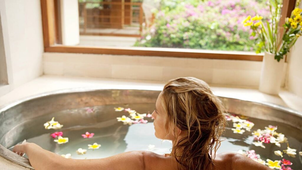 Truques caseiros para relaxar no fim do dia com cascas de frutas