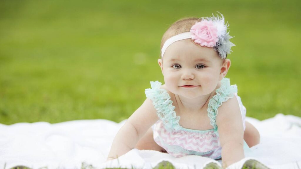 Nomes de bebês associados ao verão e seus significados