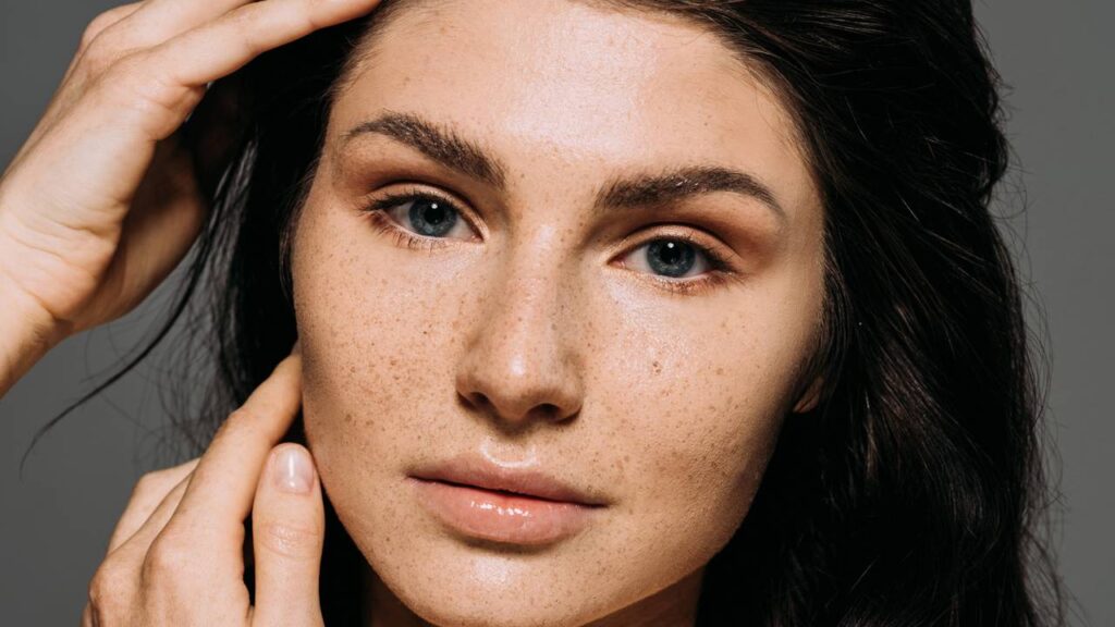 Por que a beleza natural está virando tendência entre todas as idades